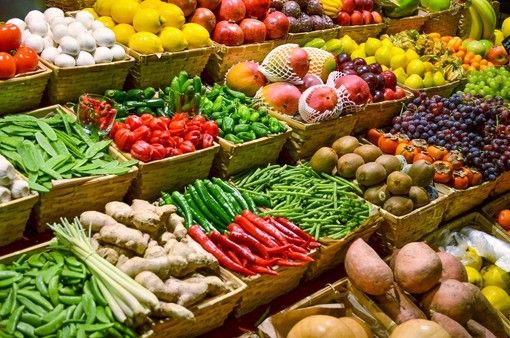 Mercati all'aperto, la Regione chiarisce: «Ampia libertà d'azione ai sindaci, l'importante è evitare assembramenti»