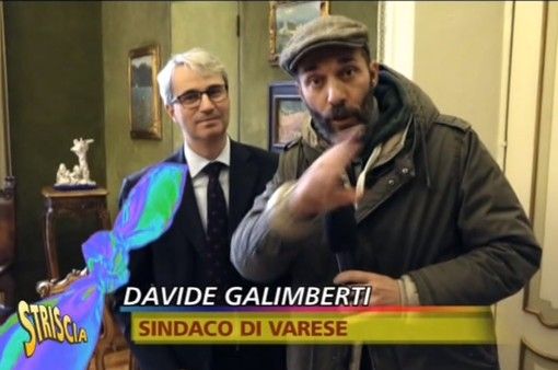 Varese è il primo comune d'Italia a dire &quot;no mozziconi a terra&quot;: Galimberti firma la promessa con Striscia la Notizia