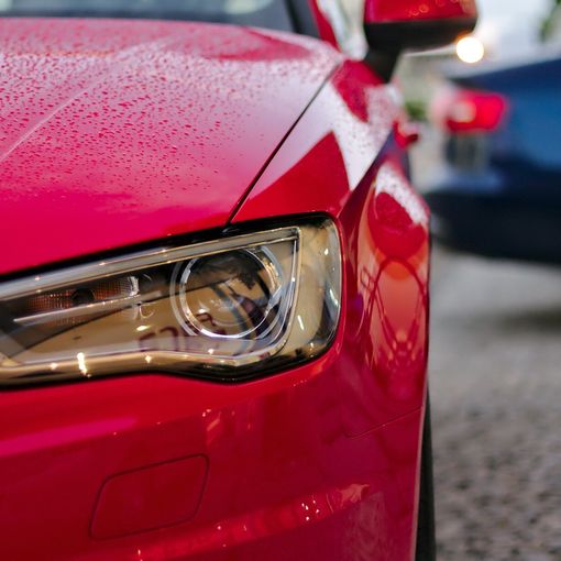 Calano gli acquisti di auto