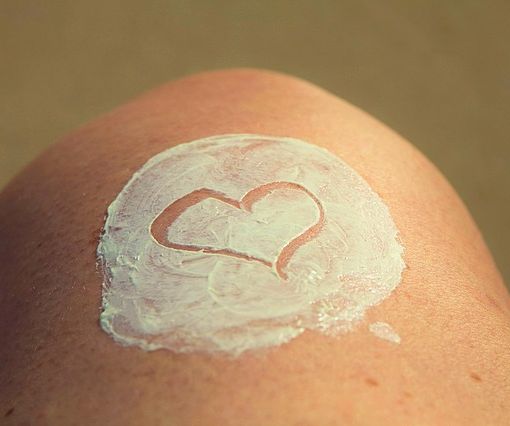 Pelle sensibile: come si presenta, le possibili cause e i rimedi consigliati