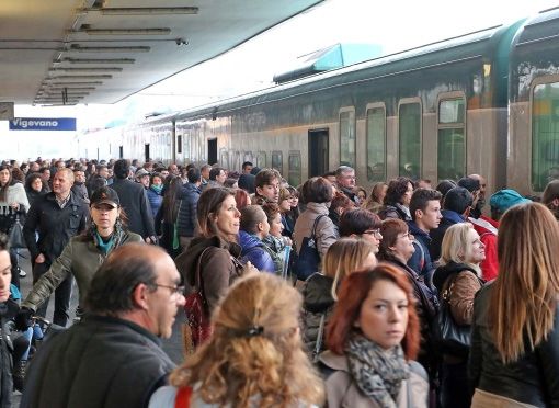 Vigevano: I pendolari a confronto sui disservizi dei treni ma mancano gli amministratori