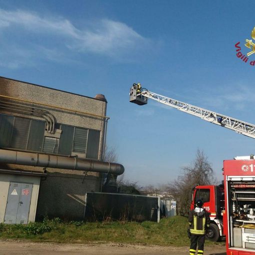 Pavese: incendio in un silos a Chignolo Po, i vigili del fuoco limitano i danni