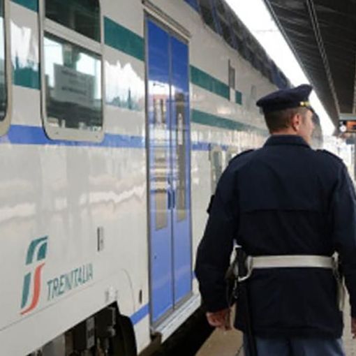 Novara: crolla a terra mentre è in treno: salvata dagli agenti Polfer