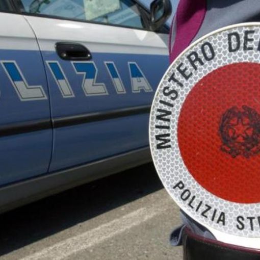 Controlli della polizia stradale sui pullman delle gite scolastiche