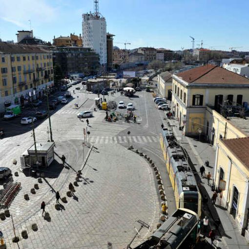 Milano, 12 persone senza mascherina multate a Porta Genova