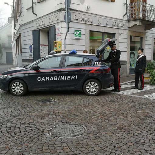Mortara: chiede le tachipirine e poi rapina la farmacista armato di coltello, in manette un 32enne