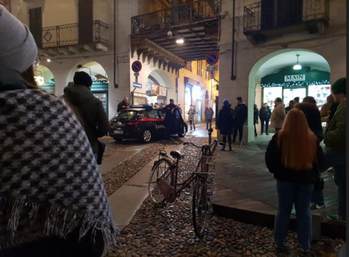 Vercelli: rissa in piazza Cavour