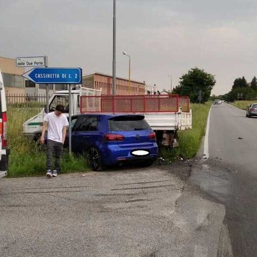 Scontro violento lungo la SS526 tra Cassinetta e Robecco sul Naviglio: due feriti