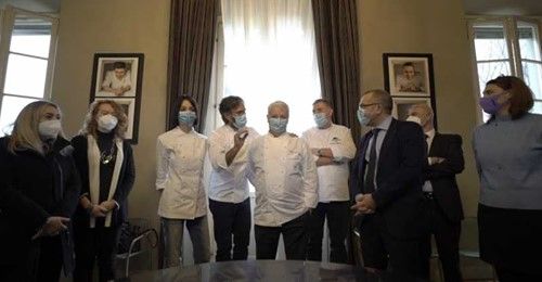 Robecco, Carlo Cracco lancia il Polo Internazionale del Panettone e l’Accademia della Polenta
