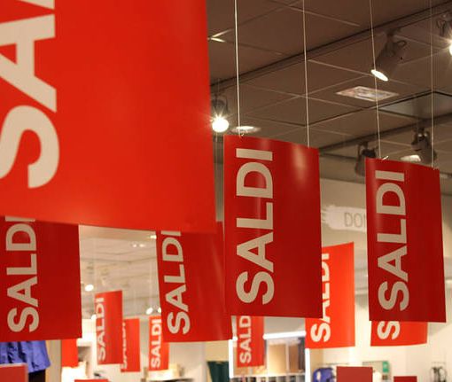 Dopo il Piemonte anche Regione Lombardia: saldi al via sabato 25