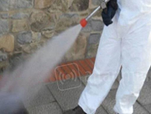 Boffalora Ticino: truffatori con tuta bianca e mascherine si presentano come addetti alla sanificazione dei locali