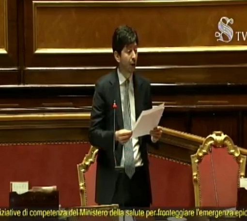 Speranza comunica su Facebook: «Ho firmato l'ordinanza che istituisce due nuove aree rosse in Campania e Toscana»