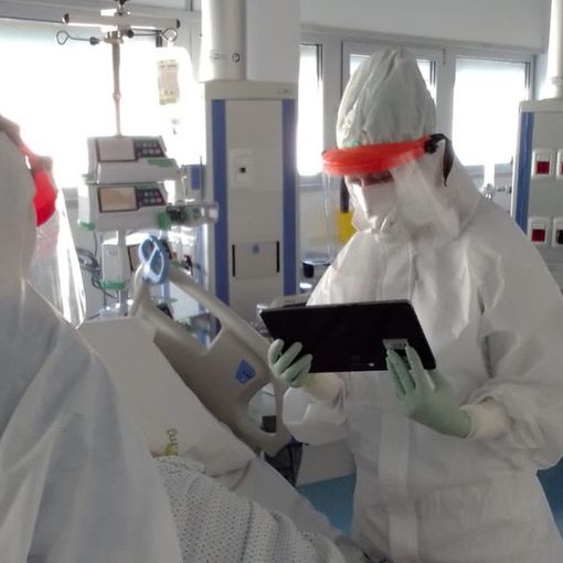 Emergenza Covid, ora Bergamo aiuta i territori limitrofi. «Il 30% dei pazienti ricoverati arriva da Varese, Milano e Monza»