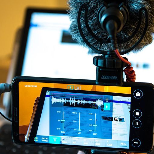 Trascrivere audio e video: perché è molto conveniente svolgerle