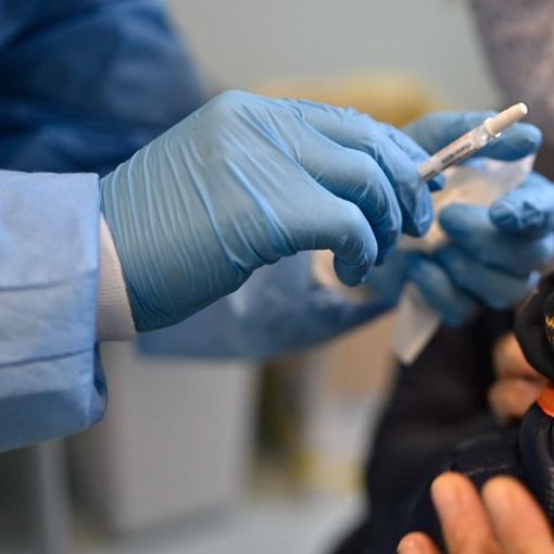 Vaccino antinfluenzale, al via la campagna con spray nasale per i bambini dai 2 ai 6 anni