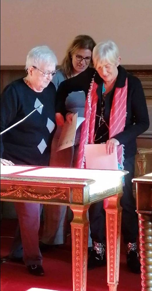 Pavia, premiate le donne che “ce l’hanno fatta”. Tra queste la direttrice della casa di riposo di Galliavola ed una sua ospite Pavia, premiate le donne che “ce l’hanno fatta”. Tra queste la direttrice della casa di riposo di Galliavola ed una sua ospite