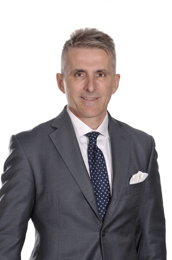 Prolungare i benefici dell’estate su viso e corpo con la chirurgia estetica