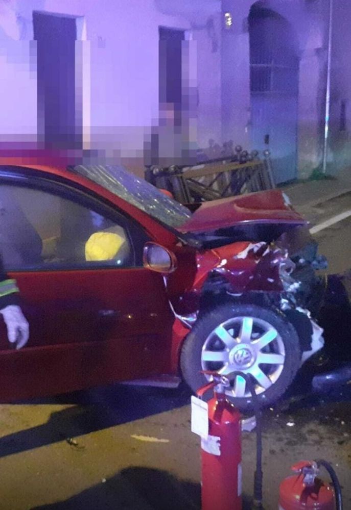 Una delle due auto coinvolte nell'incidente sulla SP 211 Una delle due auto coinvolte nell'incidente sulla SP 211