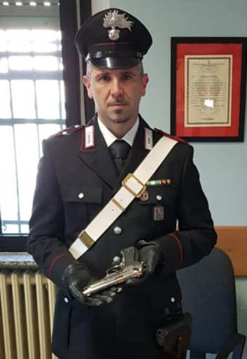 L'arma sequestrata ai tre giovani vercellesi L'arma sequestrata ai tre giovani vercellesi