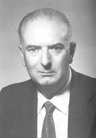 Elezioni comunali 1973, bombe molotov e cubetti di porfido al comizio di Servello