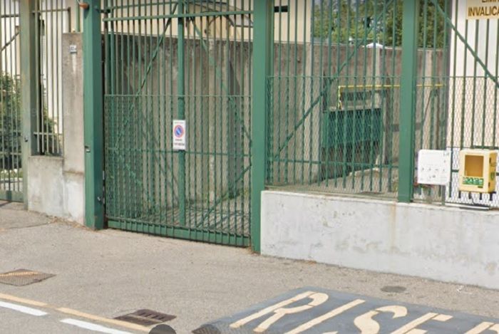 Magenta: Carabinieri soccorritori aiutano un uomo colto da malore in caserma in piena notte Magenta: Carabinieri soccorritori aiutano un uomo colto da malore in caserma in piena notte