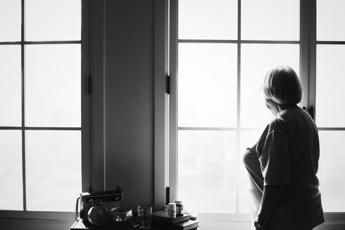 Senza amici ci si ammala di più, colpa delle 'proteine della solitudine'