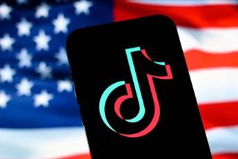 TikTok oscurato negli Usa, messaggio agli utenti: &quot;Trump al lavoro per soluzione&quot;
