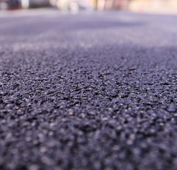 Robbio, si percorrono le strade del futuro: arrivano gli asfalti realizzati con gomma riciclata da pneumatici fuori uso