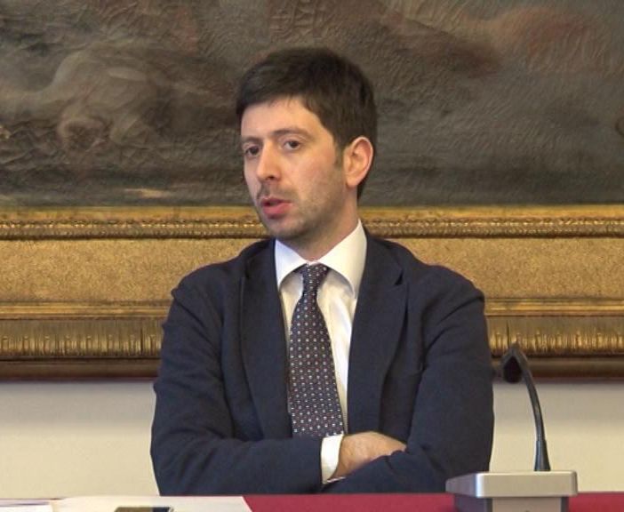 Speranza stoppa gli spostamenti fra i Comuni di confine tra due regioni