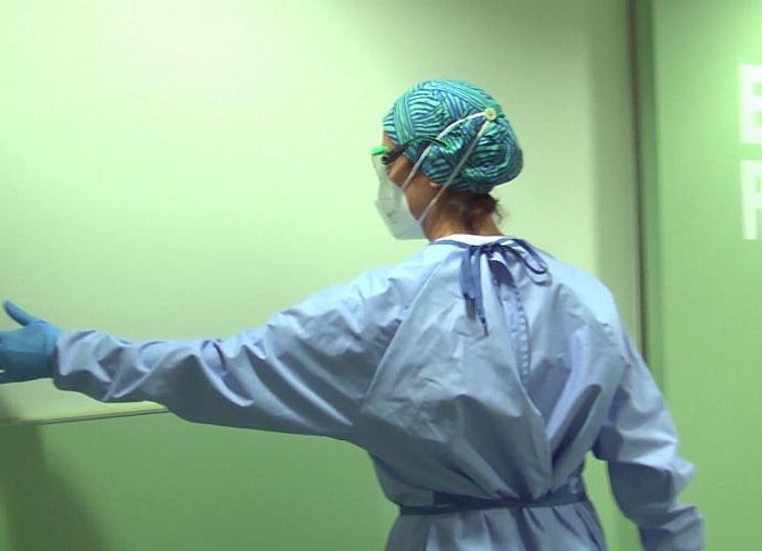 In Italia meno di 50mila positivi al Covid