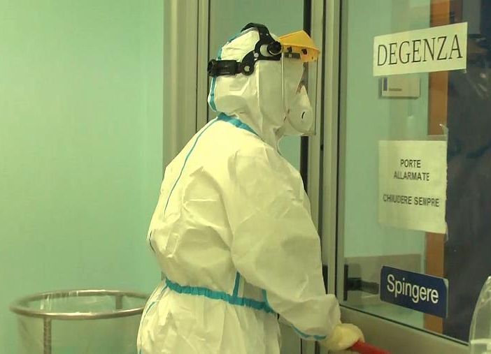 Covid in Italia, migliora anche la Lombardia