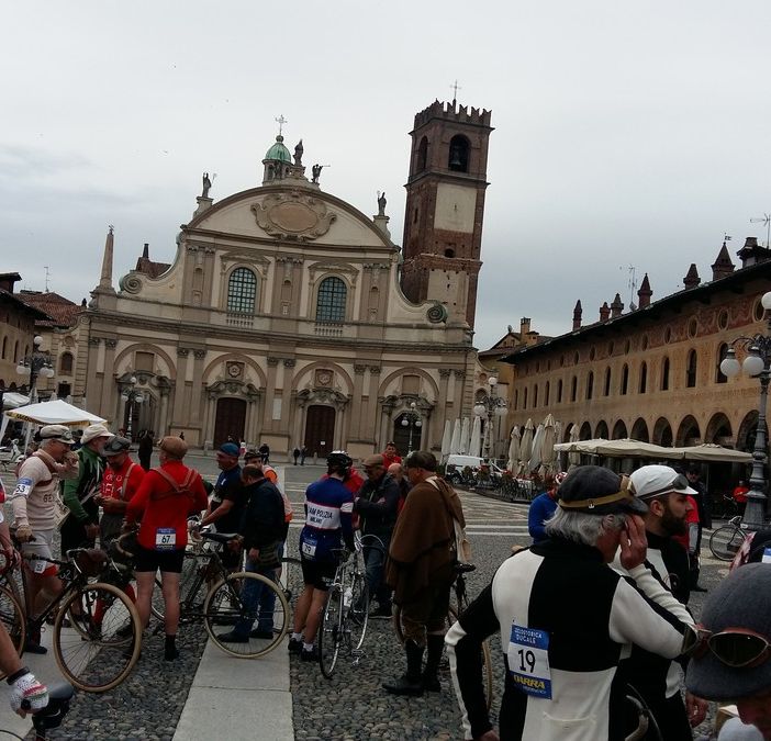 Vigevano: 300 appassionati ciclisti per la Ducale Ciclostorica