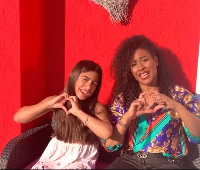 - (VIDEO) - Pavia, #andràtuttobene diventa una canzone. Ad interpretarla la cantante Sherrita Duran e la figlia Noelle