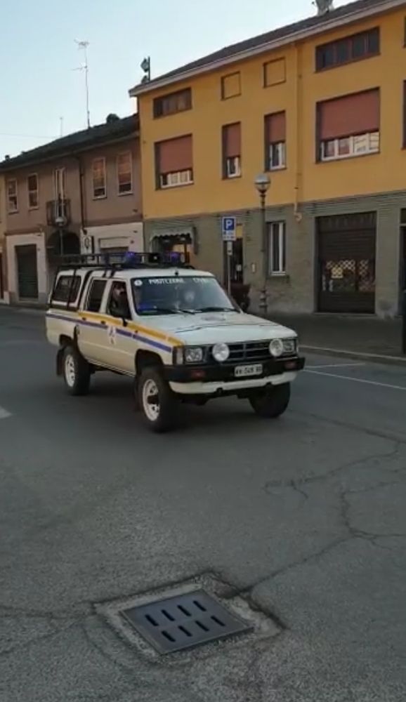 VIDEO. Dorno, la Protezione Civile in giro nelle vie del paese per raccomandare ai cittadini di stare in casa
