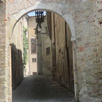 Morsasco Un borgo, un castello, piccole vie, scalette e il ricordo di Gaetano Scirea