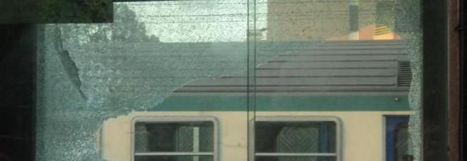 Voghera: vandali in azione sul Piacenza – Voghera, rotti 12 finestrini