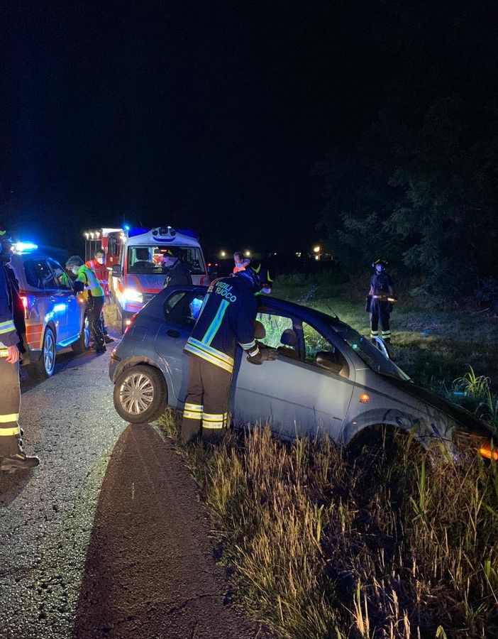 Gropello Cairoli: esce di strada sulla ex statale 596, lievemente contusa una 48enne