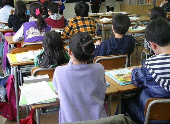 Mascherine e distanza, le regole per la scuola