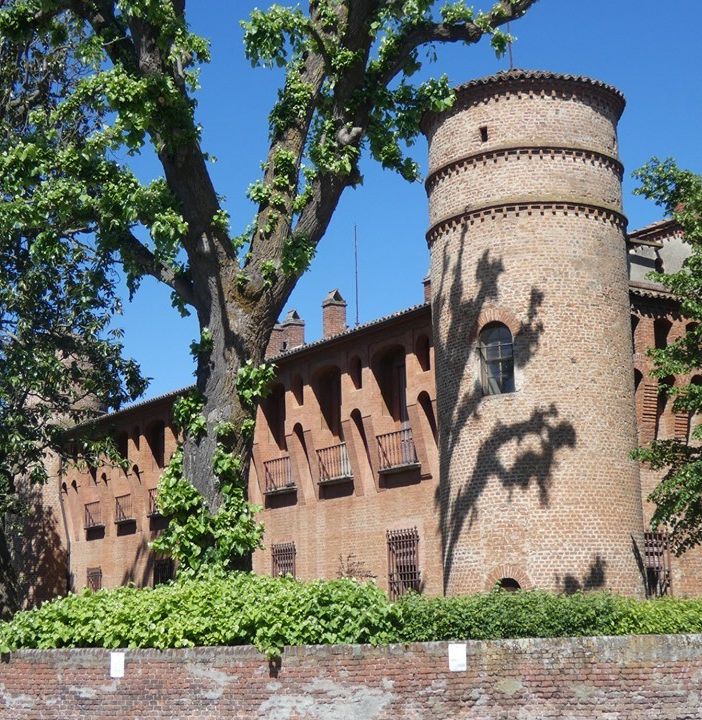 Il castello di Frascarolo, ricordi del tempo antico