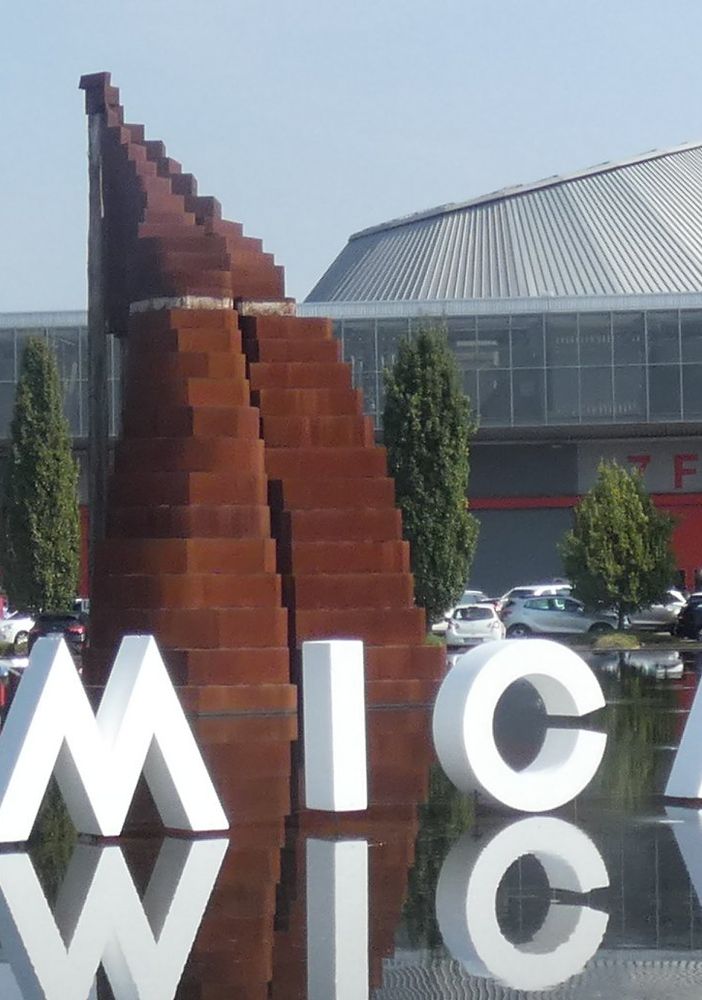 Scarpe e borse nel mondo di Micam, da Vigevano a Fiera Milano