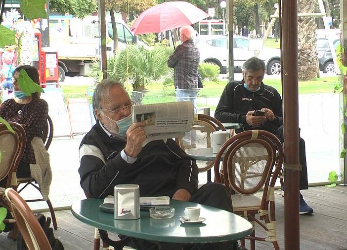 Covid, andare al bar e al ristorante in sicurezza