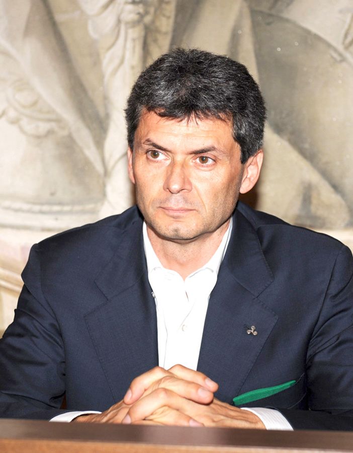 Covid, sindaco Pavia Fracassi con Fontana: &quot;Cambiare sistema a zone&quot;