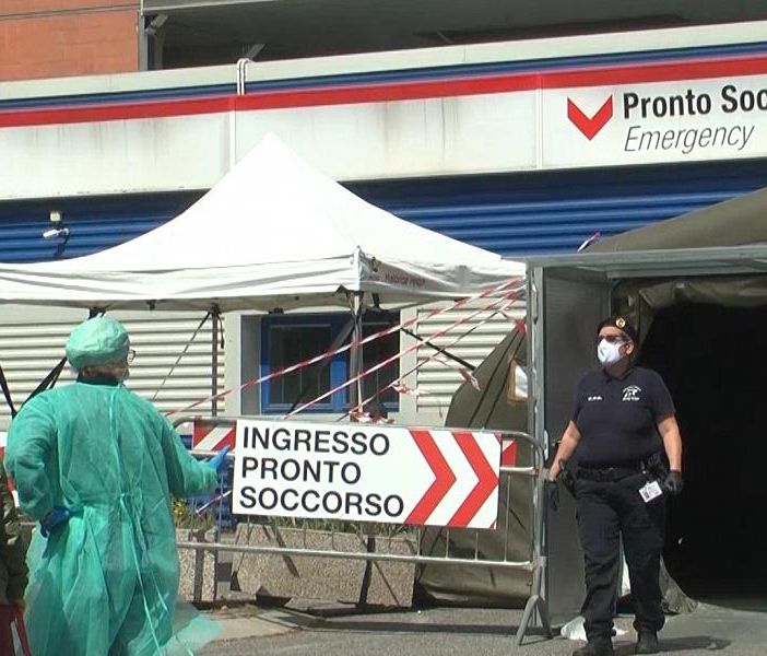Covid-19: 642 nuovi casi in Italia, la metà in Lombardia