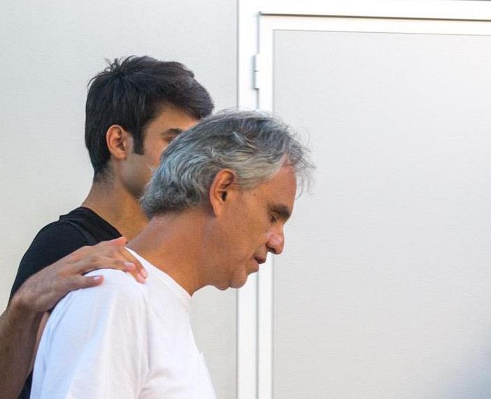 Bocelli guarisce dal Covid e dona il plasma