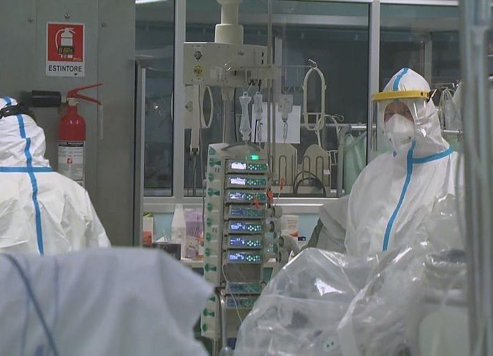 Covid, in Italia solo 300 nuovi positivi in 24 ore