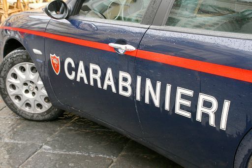 Candia: picchia il padre dopo aver sfondato la porta di casa della nonna, in manette un 29enne