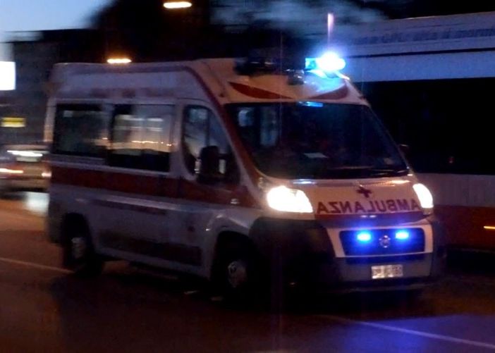 Albonese: esce di strada a causa della neve, ferito un 42enne