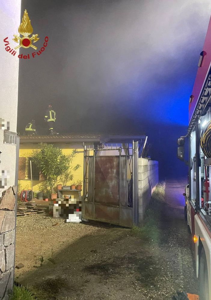 Vigevano: incendio in appartamento in strada Cavo Gambolò, una persona intossicata