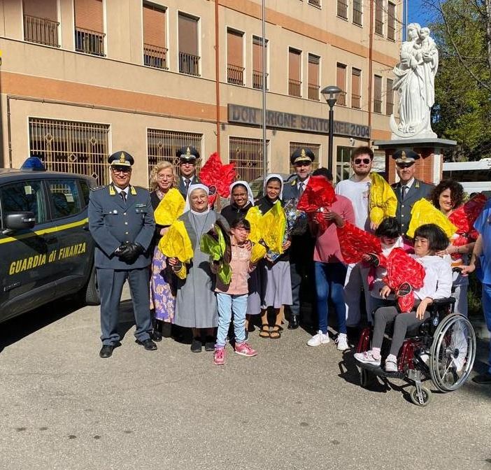 Gdf Alessandria: i militari della Guardia di Finanza di Tortona vicini ai bambini del Piccolo Cottolengo