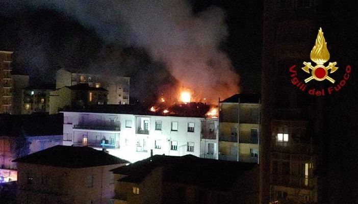 Incendio di via Failla: il video dei Vigili del Fuoco di Vercelli
